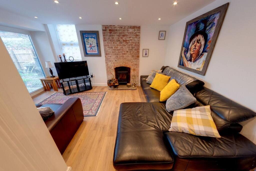 Вилла The Coach House Westoe Экстерьер фото